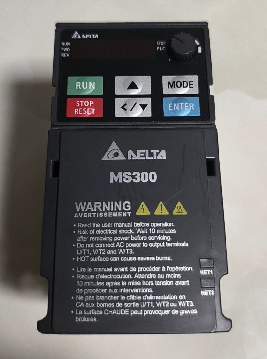100% nowy, oryginalny i oryginalny Delta VFD2A8MS23ANSAA 220 V/0,4KW Przetwornice częstotliwości Serwosilnik napędowy
