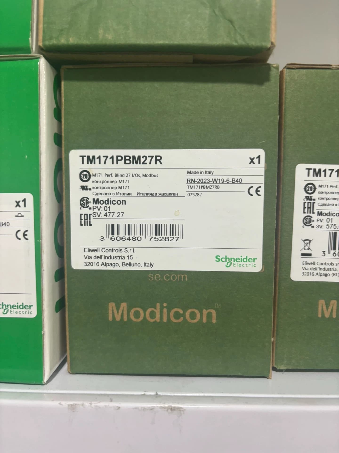 100% fabrycznie nowe, oryginalne i oryginalne Schneider TM171PBM27R Przetwornice częstotliwości, wyłączniki, styczniki, urządzenia zabezpieczające