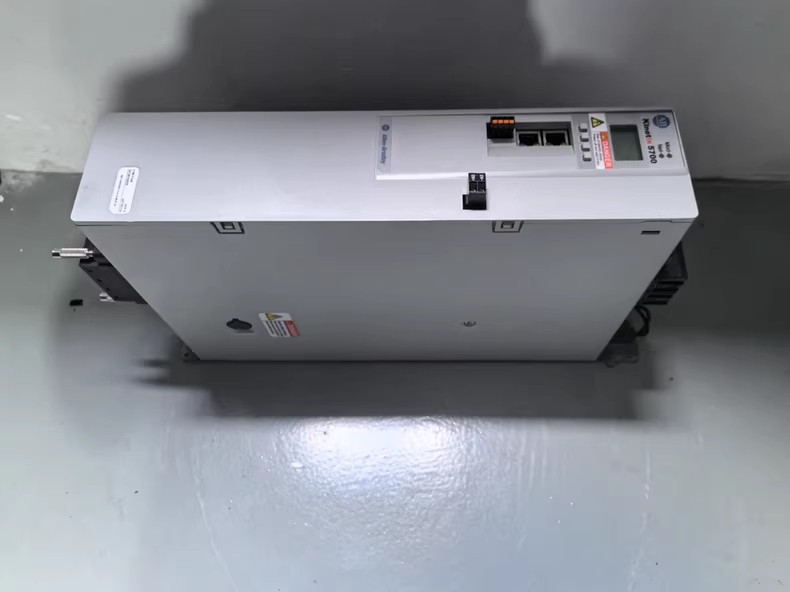 2198-P208 Serwo Kinetix 5700, fabrycznie nowe i oryginalne. Szybka dostawa