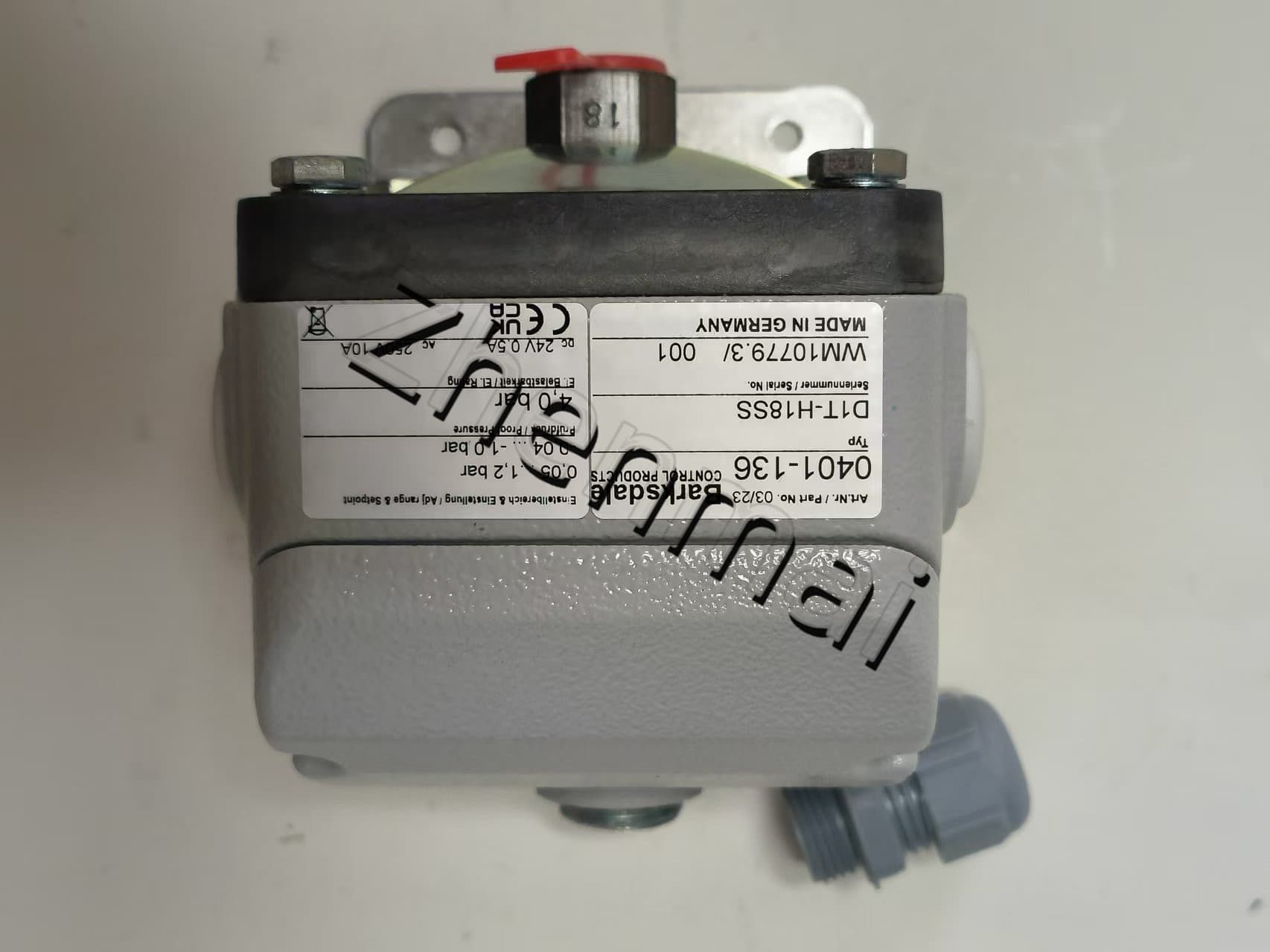 Zupełnie nowy oryginalny Barksdale 0401-136 D1T-H18SS czujnik ciśnienia przełącznik poziomu przełącznik przepływu przełącznik ciśnienia szybka wysyłka
