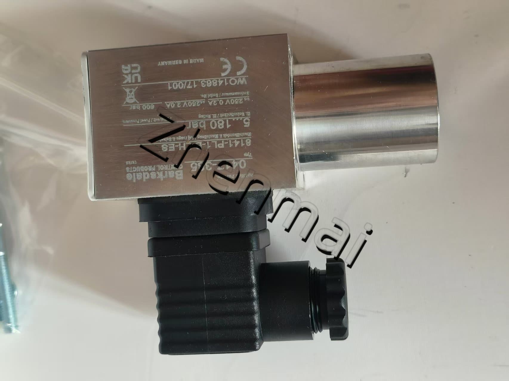 Zupełnie nowy oryginalny Barksdale 8141-PL1-B-LH-ES 0417-385 czujnik ciśnienia przełącznik poziomu przełącznik przepływu przełącznik ciśnienia szybka wysyłka