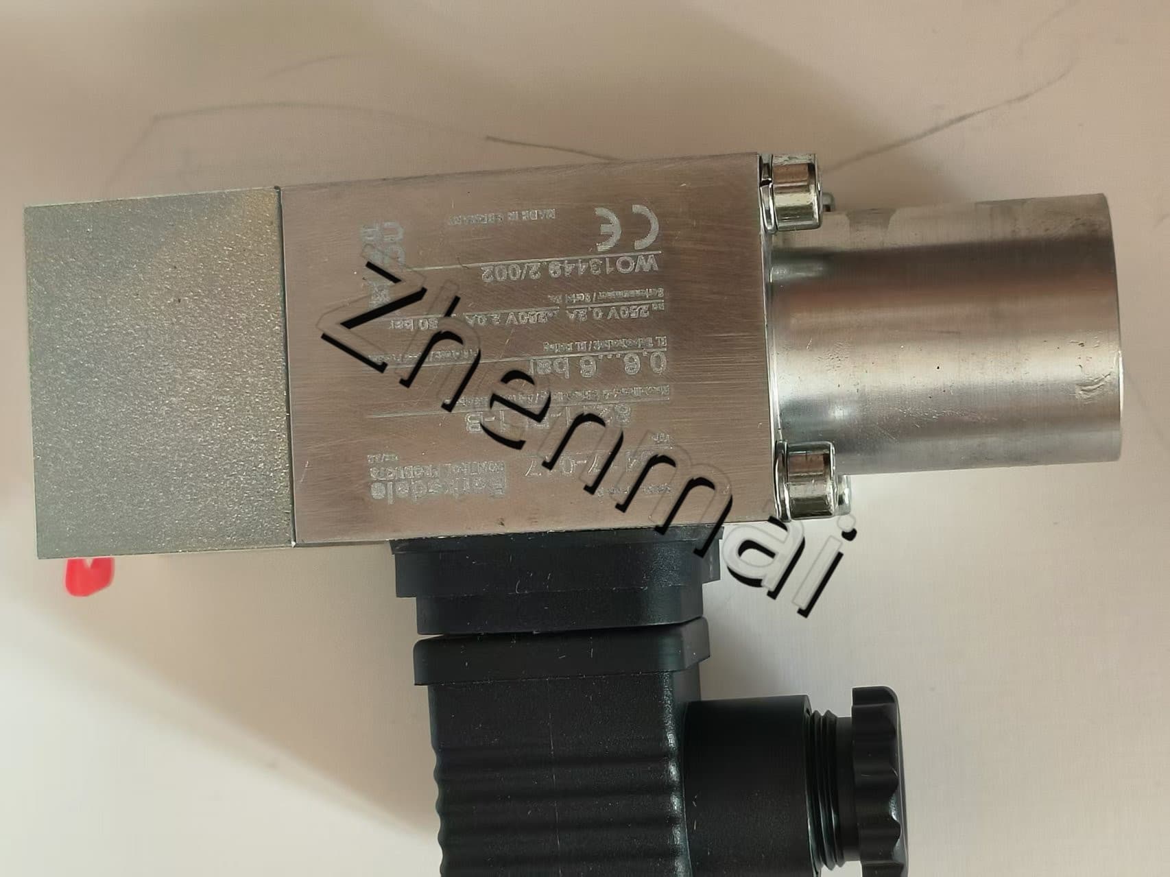 Zupełnie nowy oryginalny Barksdale 8211-PL1-B 0417-017 czujnik ciśnienia przełącznik poziomu przełącznik przepływu przełącznik ciśnienia szybka wysyłka