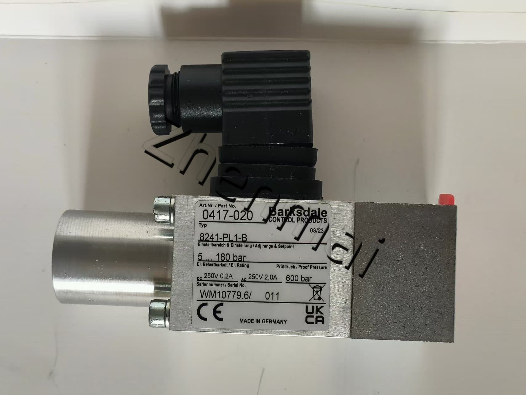Zupełnie nowy oryginalny Barksdale 8241-PL1-B 0417-020 czujnik ciśnienia przełącznik poziomu przełącznik przepływu przełącznik ciśnienia szybka wysyłka