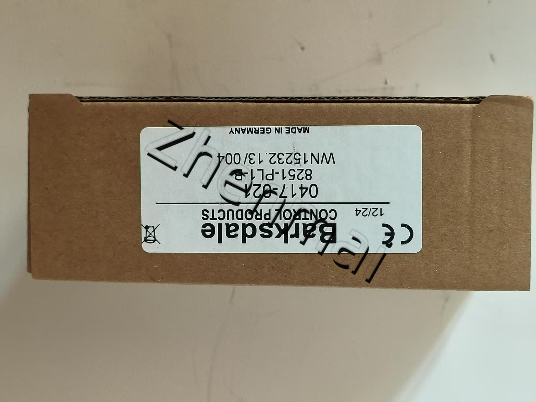 Zupełnie nowy oryginalny Barksdale 8251-PL1-B 0417-021 czujnik ciśnienia przełącznik poziomu przełącznik przepływu przełącznik ciśnienia szybka wysyłka