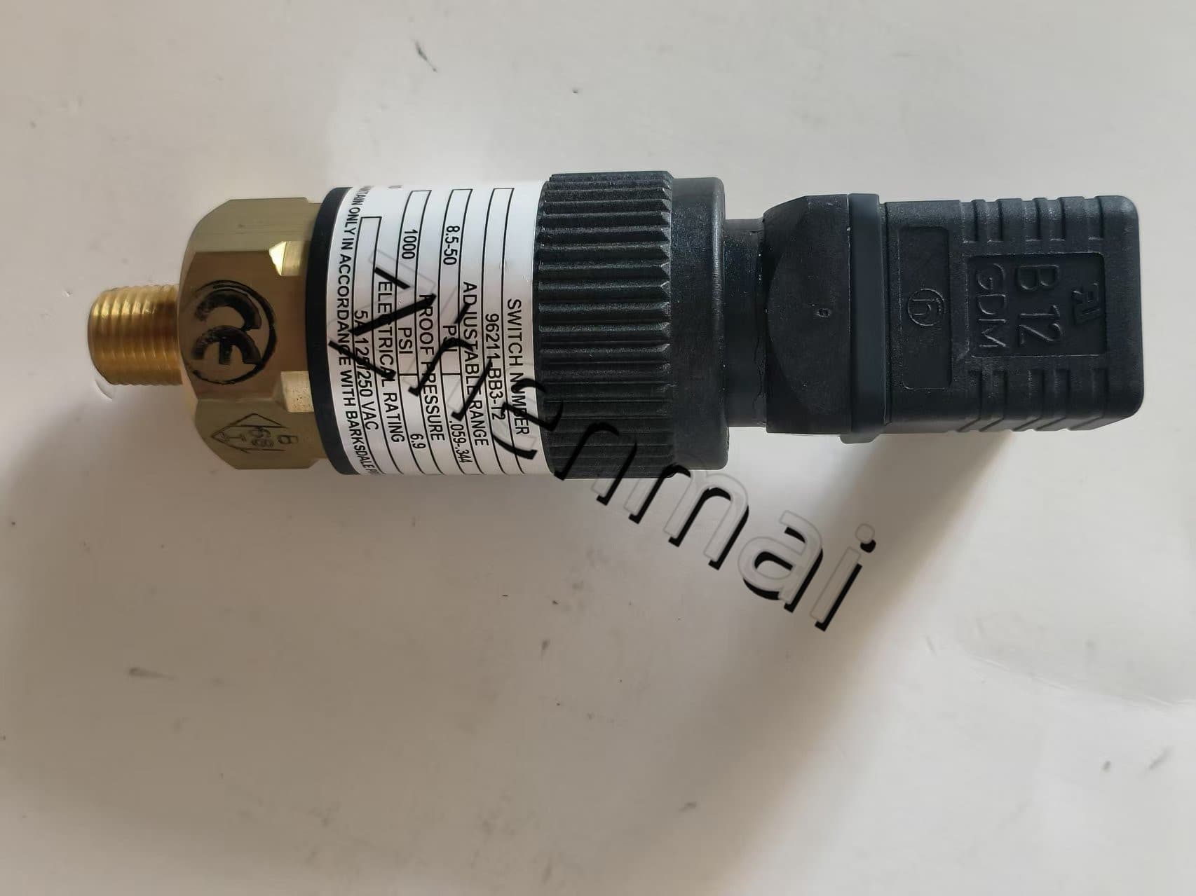 Zupełnie nowy oryginalny Barksdale 96211-BB3-T2 czujnik ciśnienia przełącznik poziomu przełącznik przepływu przełącznik ciśnienia szybka wysyłka