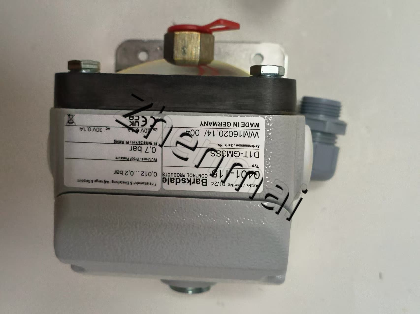 Zupełnie nowy oryginalny Barksdale D1T-GM3SS 0401-115 czujnik ciśnienia przełącznik poziomu przełącznik przepływu przełącznik ciśnienia szybka wysyłka