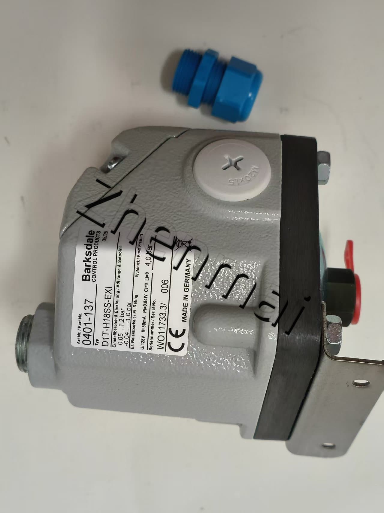Zupełnie nowy oryginalny Barksdale D1T-H18SS-EXI 0401-137 czujnik ciśnienia przełącznik poziomu przełącznik przepływu przełącznik ciśnienia szybka wysyłka