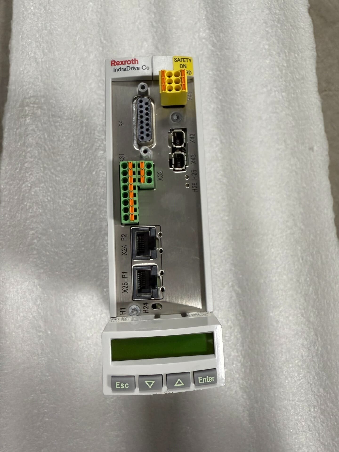 Zupełnie nowy oryginalny serwonapęd Bosch Rexroth HCS01.1E-W0005-A-03-B-ET-EC-NN-S5-NN-FW serwosilnik szybka wysyłka