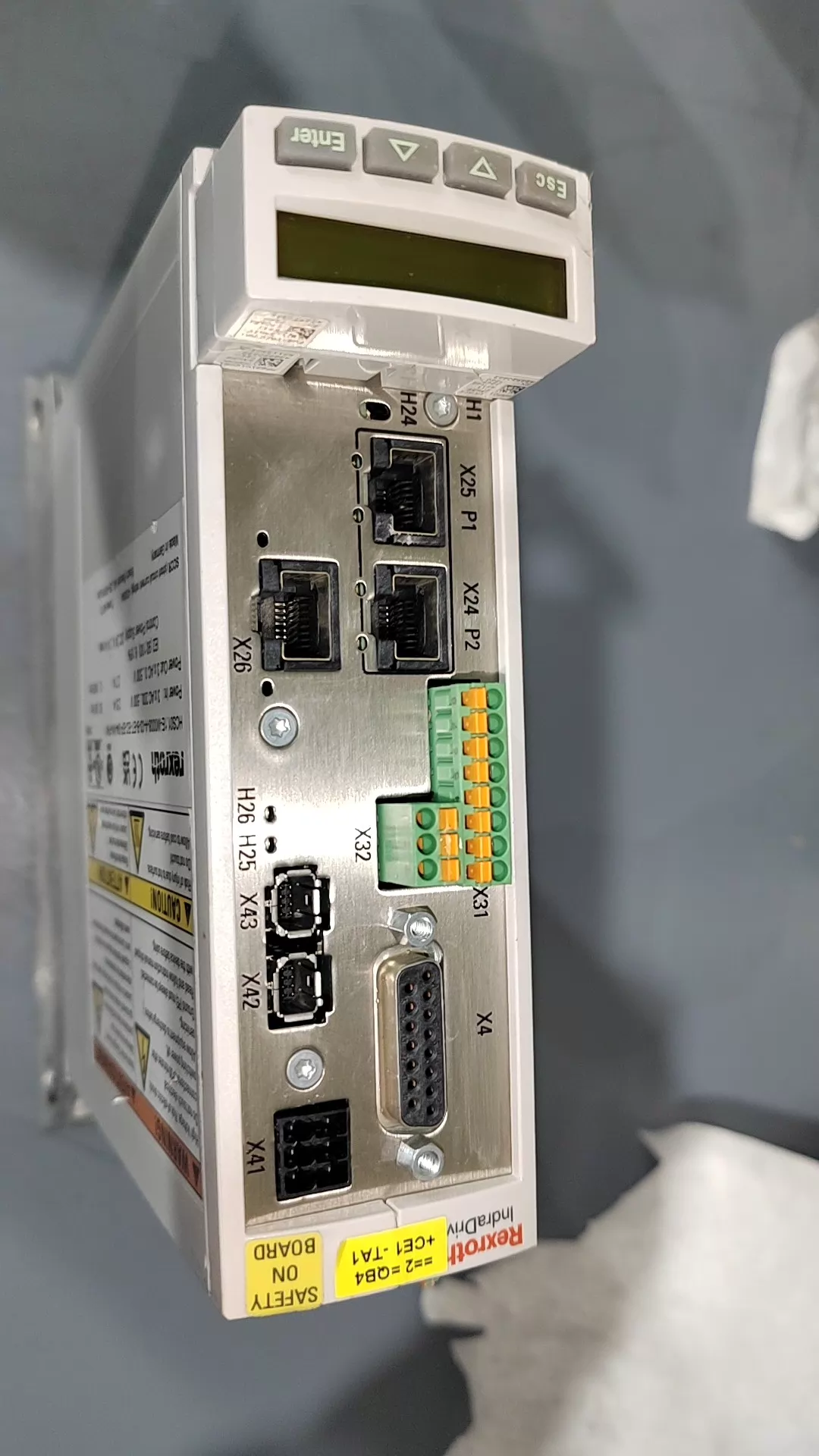 Zupełnie nowy oryginalny serwonapęd Bosch Rexroth HCS01.1E-W0008-A-03-B-ET-EC-EP-S4-NN-FW serwosilnik szybka wysyłka