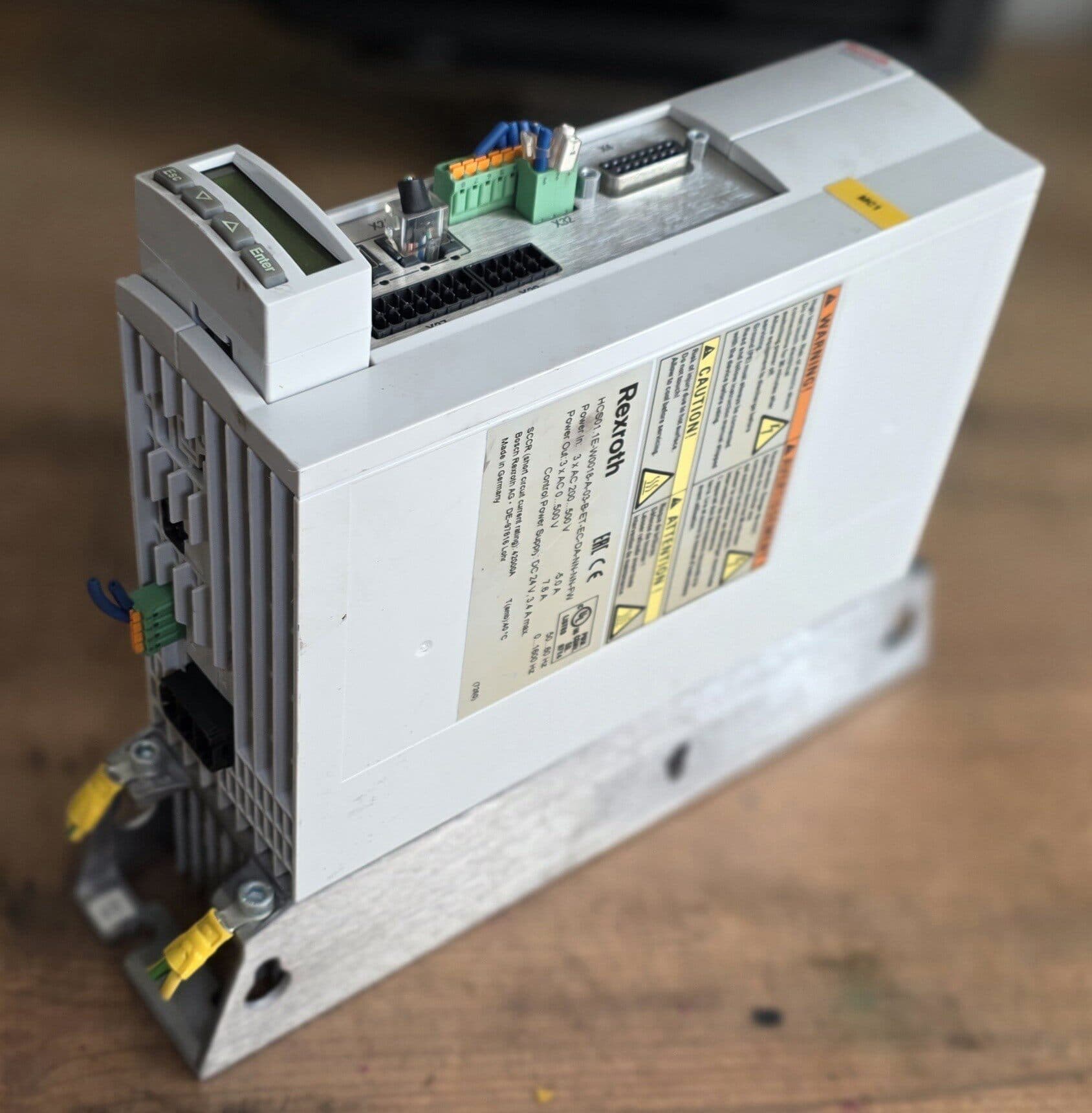 Zupełnie nowy oryginalny serwonapęd Bosch Rexroth HCS01.1E-W0018-A-03-B-ET-EC-DA-NN-NN-FW serwosilnik szybka wysyłka