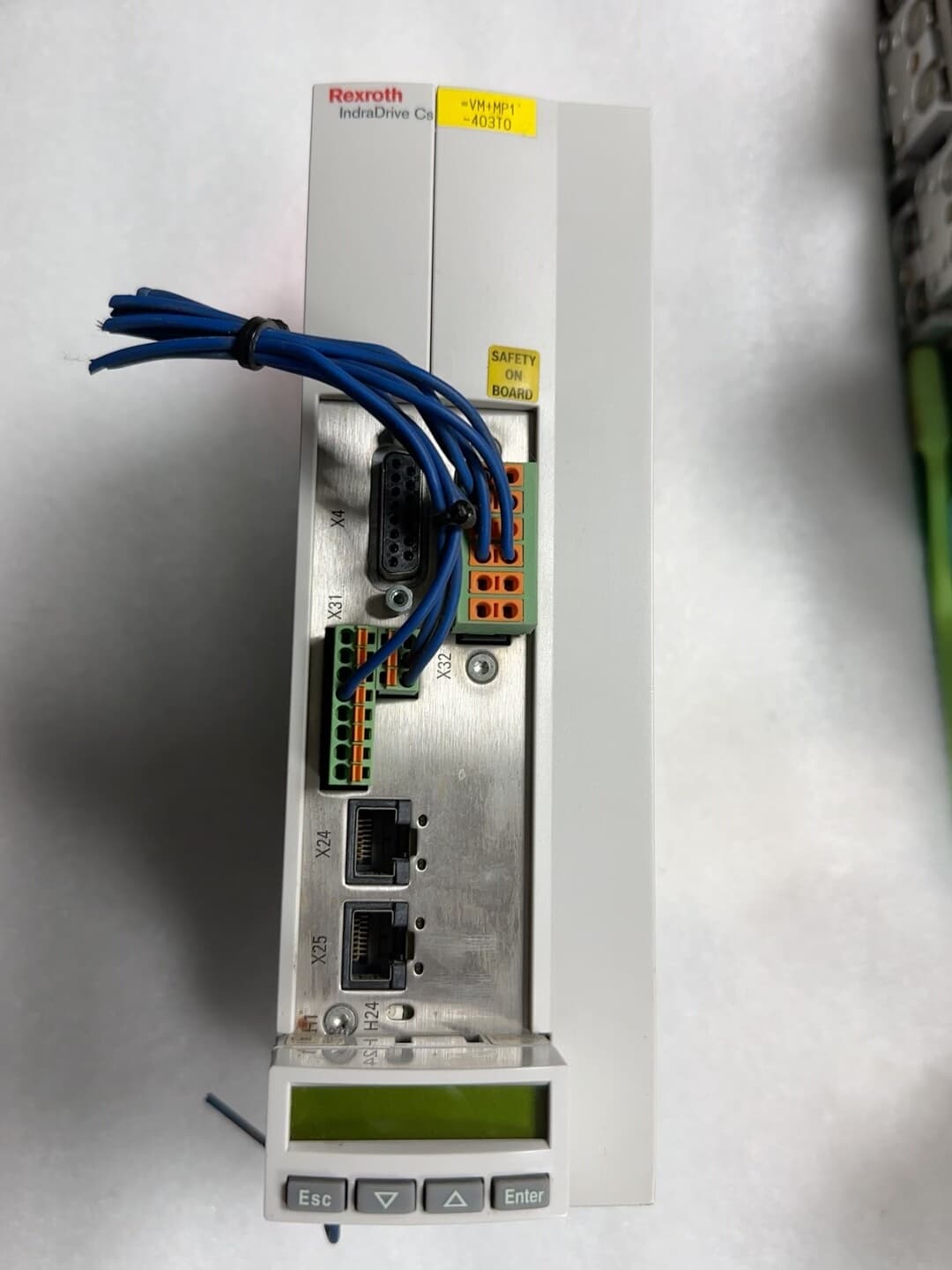 Zupełnie nowy oryginalny serwonapęd Bosch Rexroth HCS01.1E-W0018-A-03-B-ET-EC-NN-L4-NN-FW serwosilnik szybka wysyłka