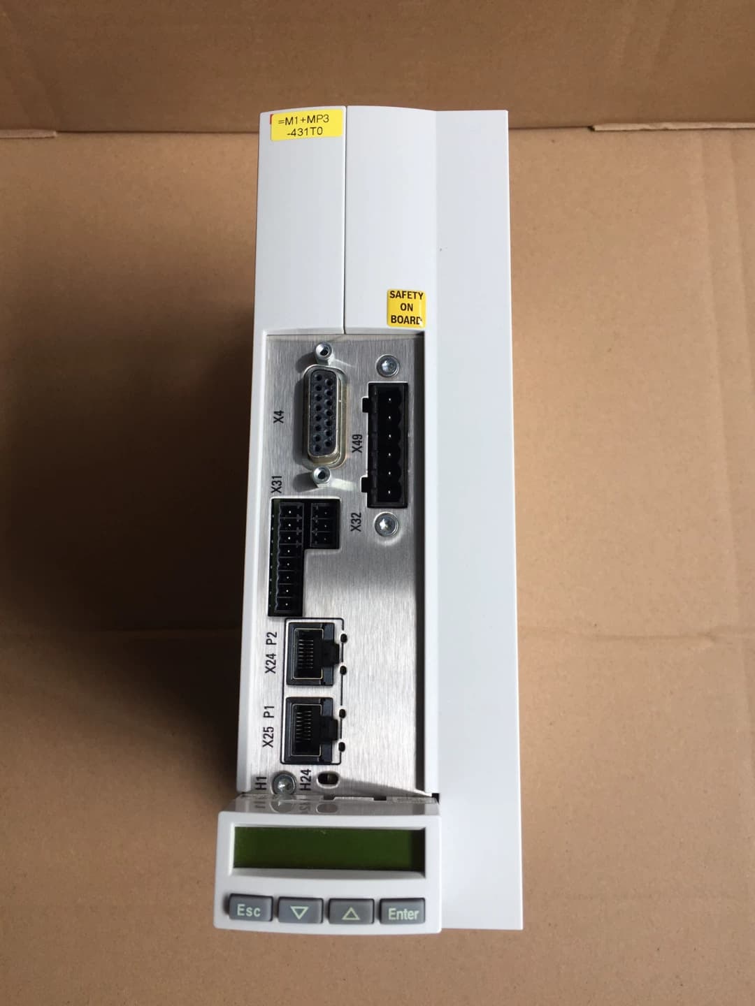 Zupełnie nowy oryginalny serwonapęd Bosch Rexroth HCS01.1E-W0028-A-03-B-ET-EC-NN-L4-NN-FW serwosilnik szybka wysyłka