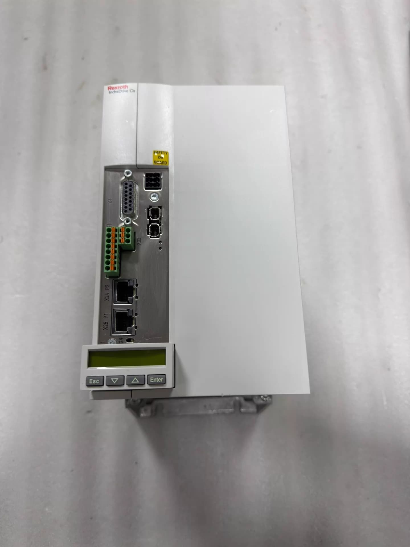 Zupełnie nowy oryginalny serwonapęd Bosch Rexroth HCS01.1E-W0054-A-03-B-ET-EC-NN-S4-NN-FW serwosilnik szybka wysyłka