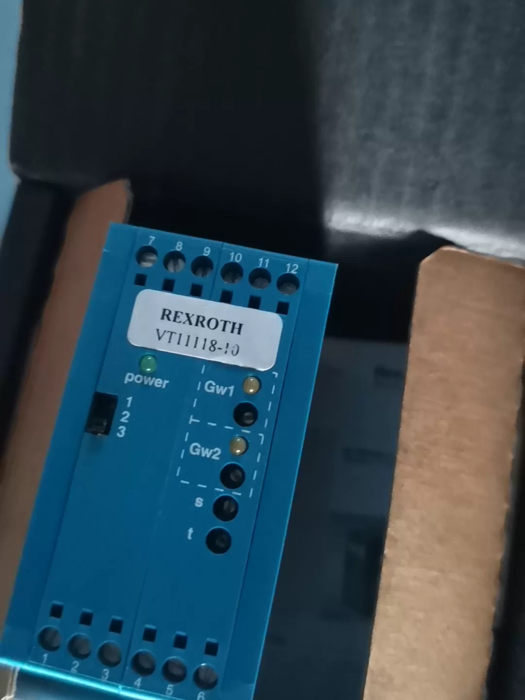 Zupełnie nowy oryginalny serwonapęd Bosch Rexroth VT11118-10 serwosilnik szybka wysyłka