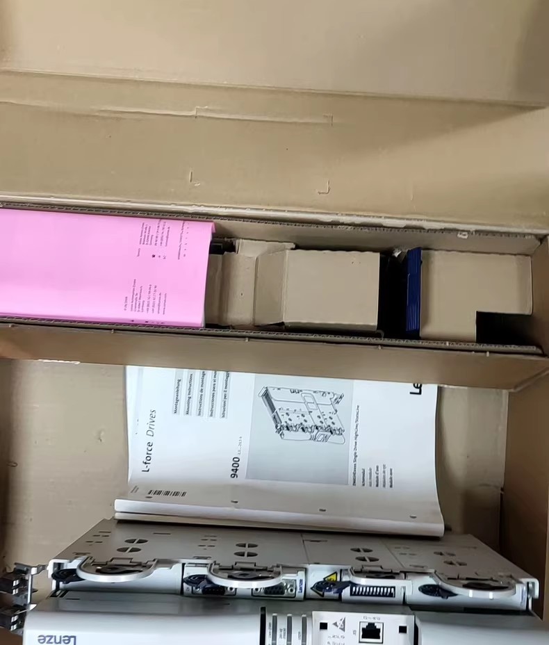 Oryginalny nowy przemysłowy moduł we/wy Lenze E94ASHE0044 FedEx DHL Szybka wysyłka