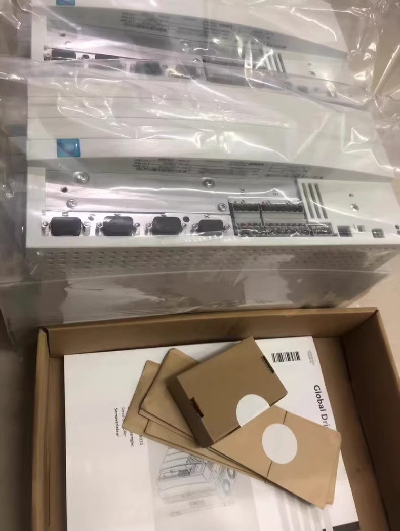 Oryginalny nowy przemysłowy moduł we/wy Lenze E94ASHE0174 FedEx DHL Szybka wysyłka