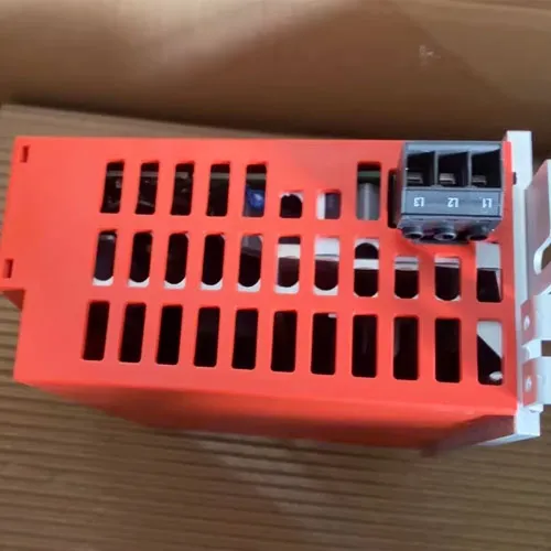 SEW EURODRIVE MC07B0011-5A3-4-00 Przetwornica częstotliwości